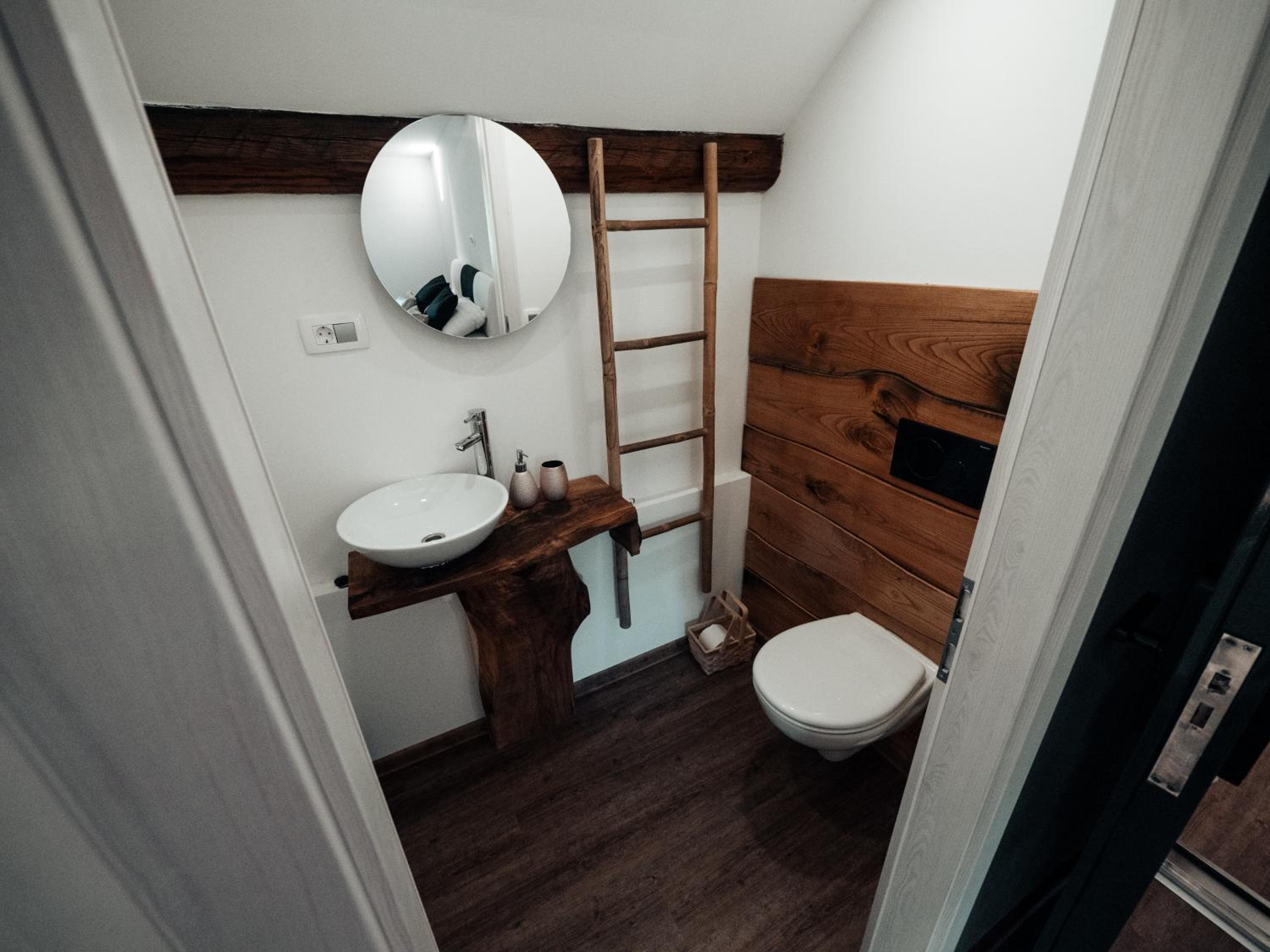 Deluxe Double Room - Photo 16