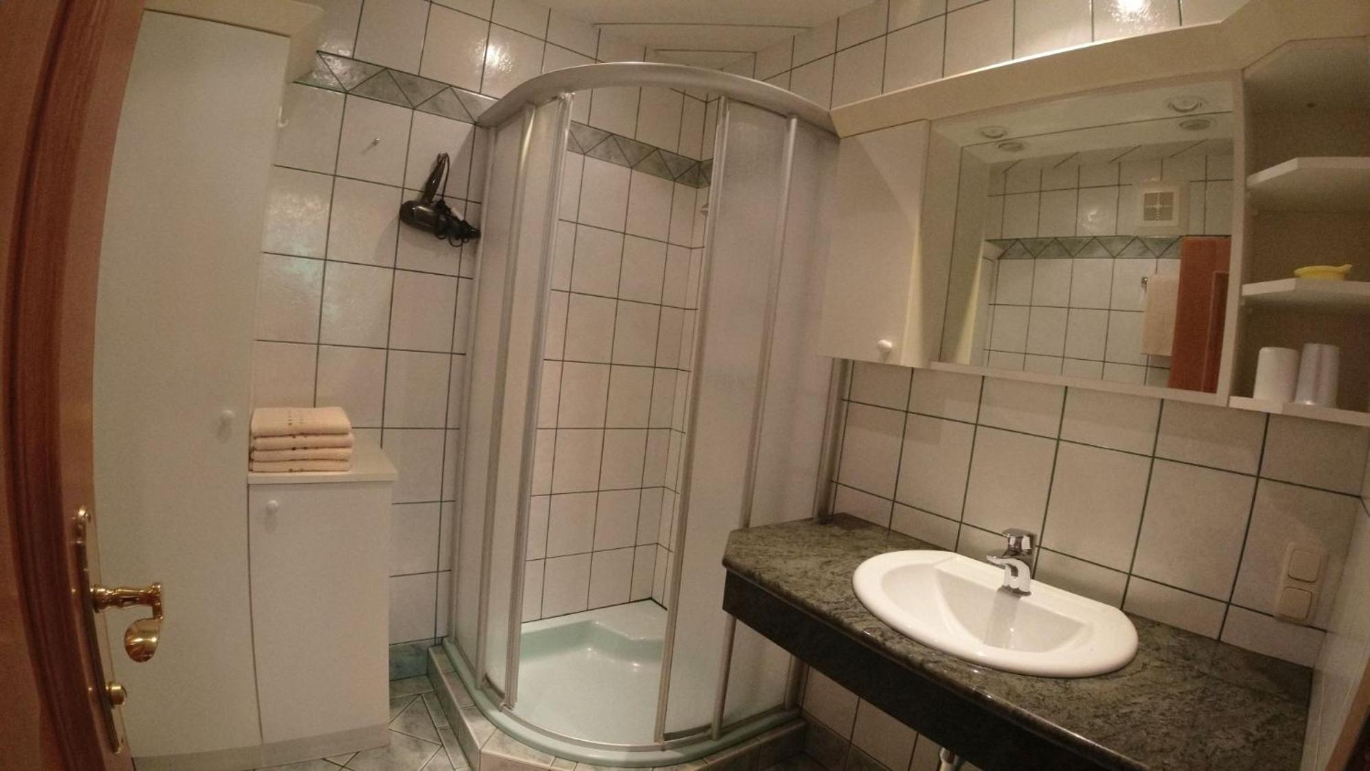 One-Bedroom Apartment with Terrace photo 2