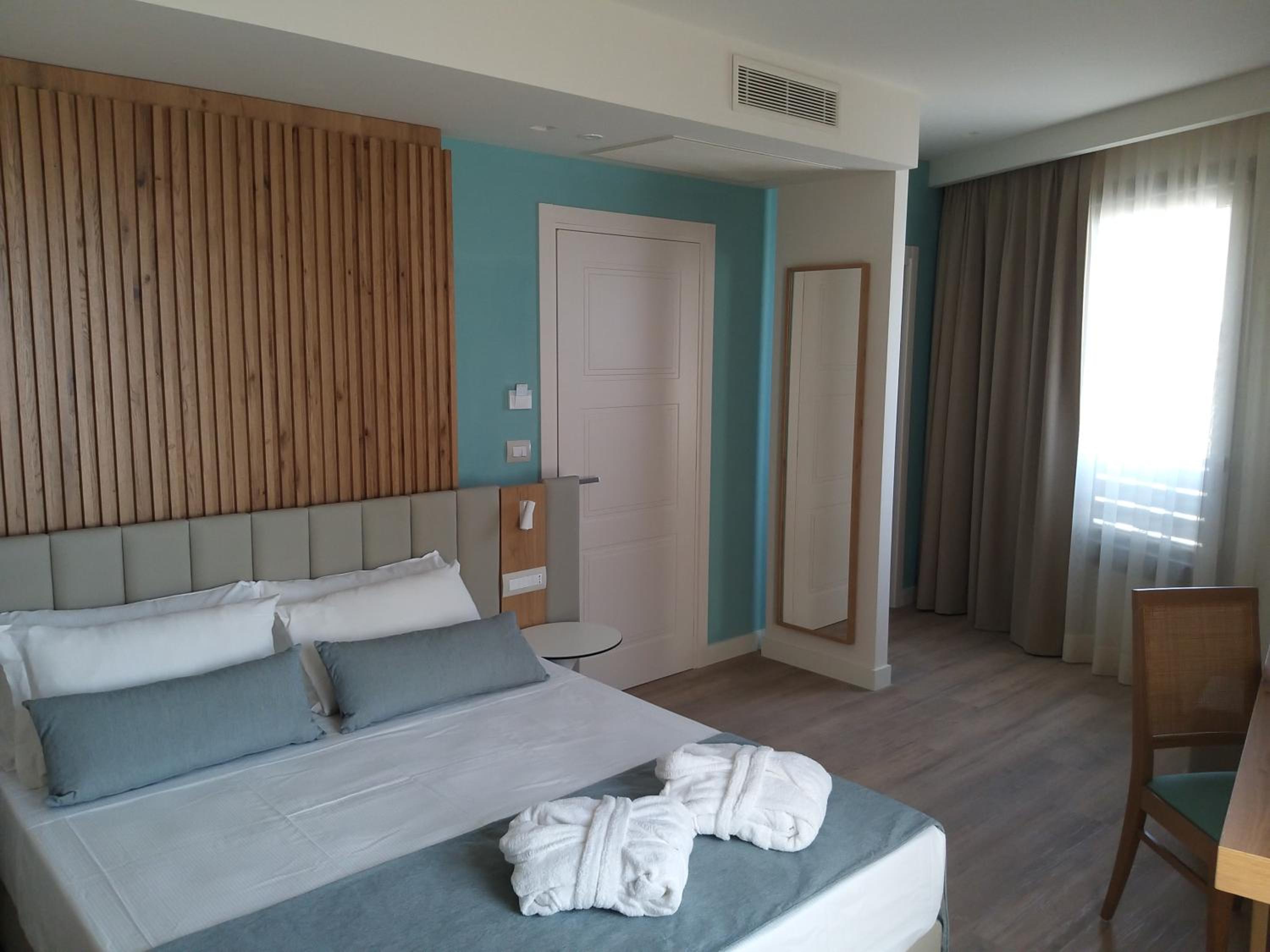 Double Room with Sea View photo 3