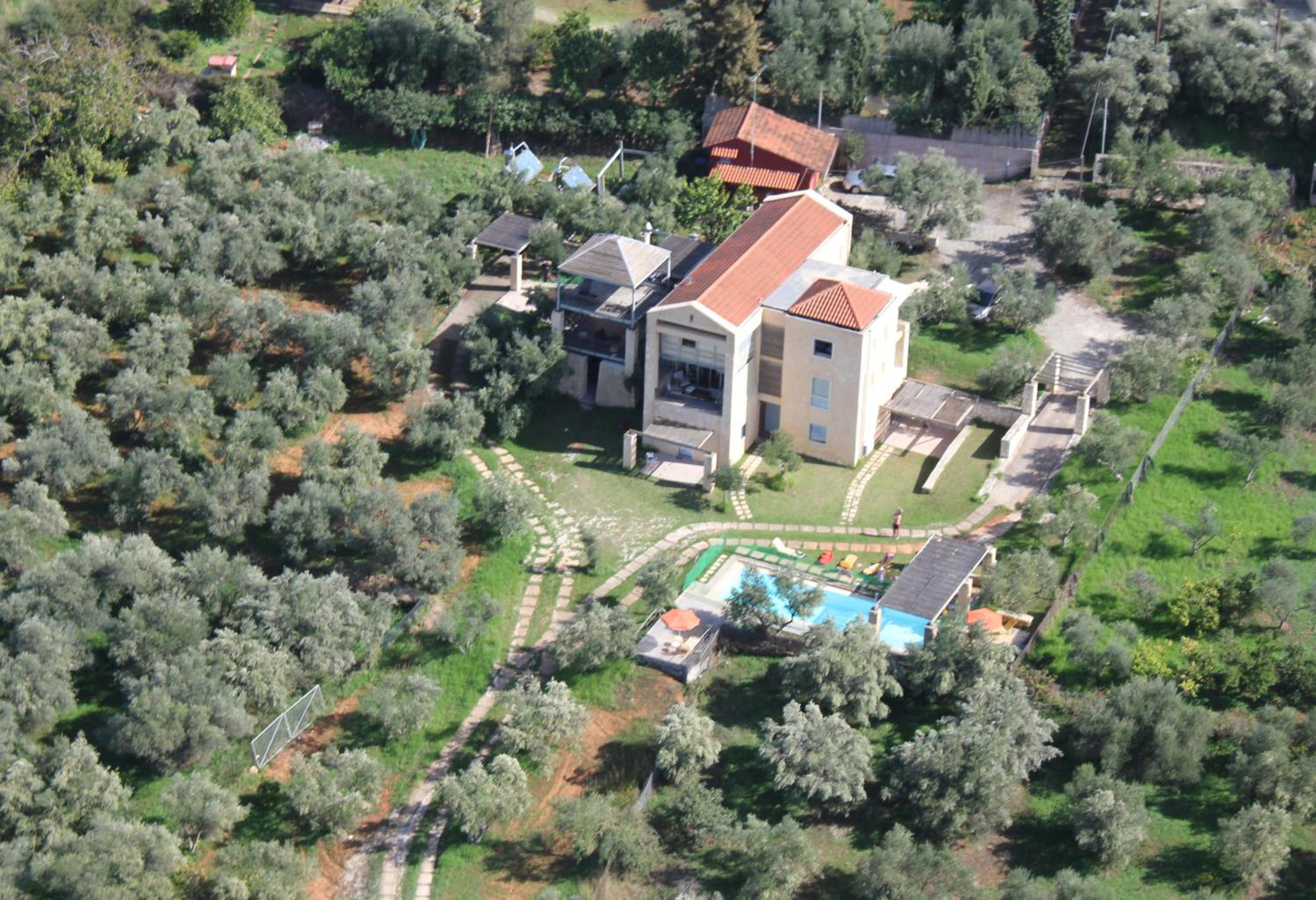 Six-Bedroom Villa with Private Pool  photo 3