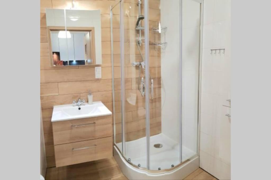 Studio Apartment - Photo 2