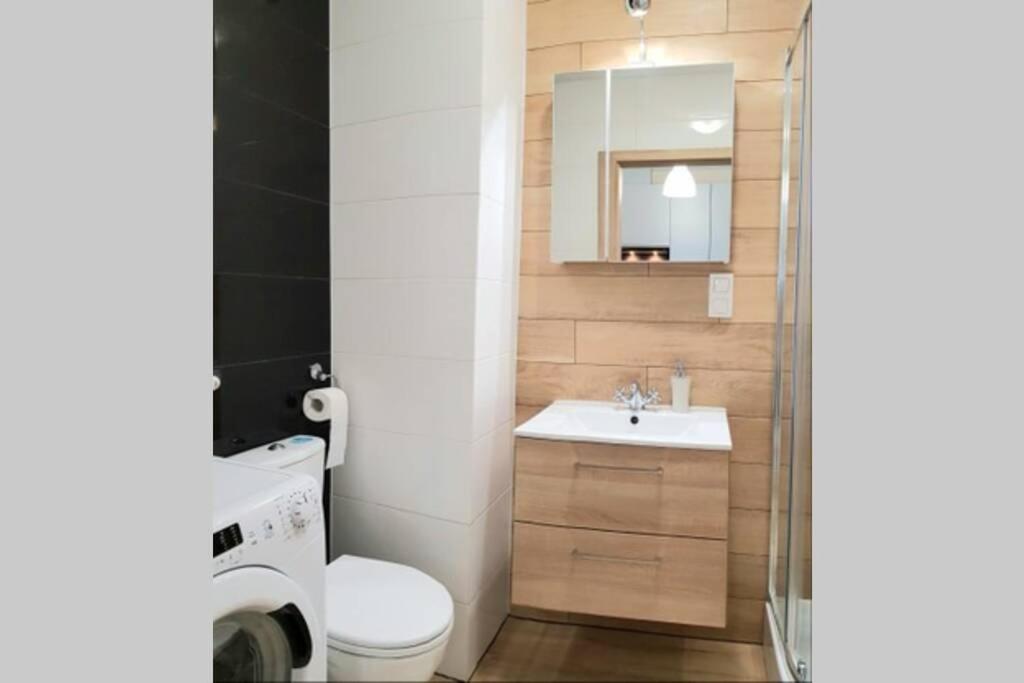 Studio Apartment - Photo 3