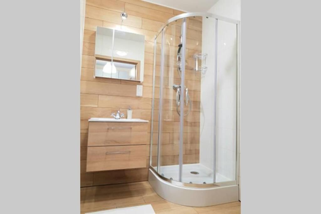 Studio Apartment - Photo 8
