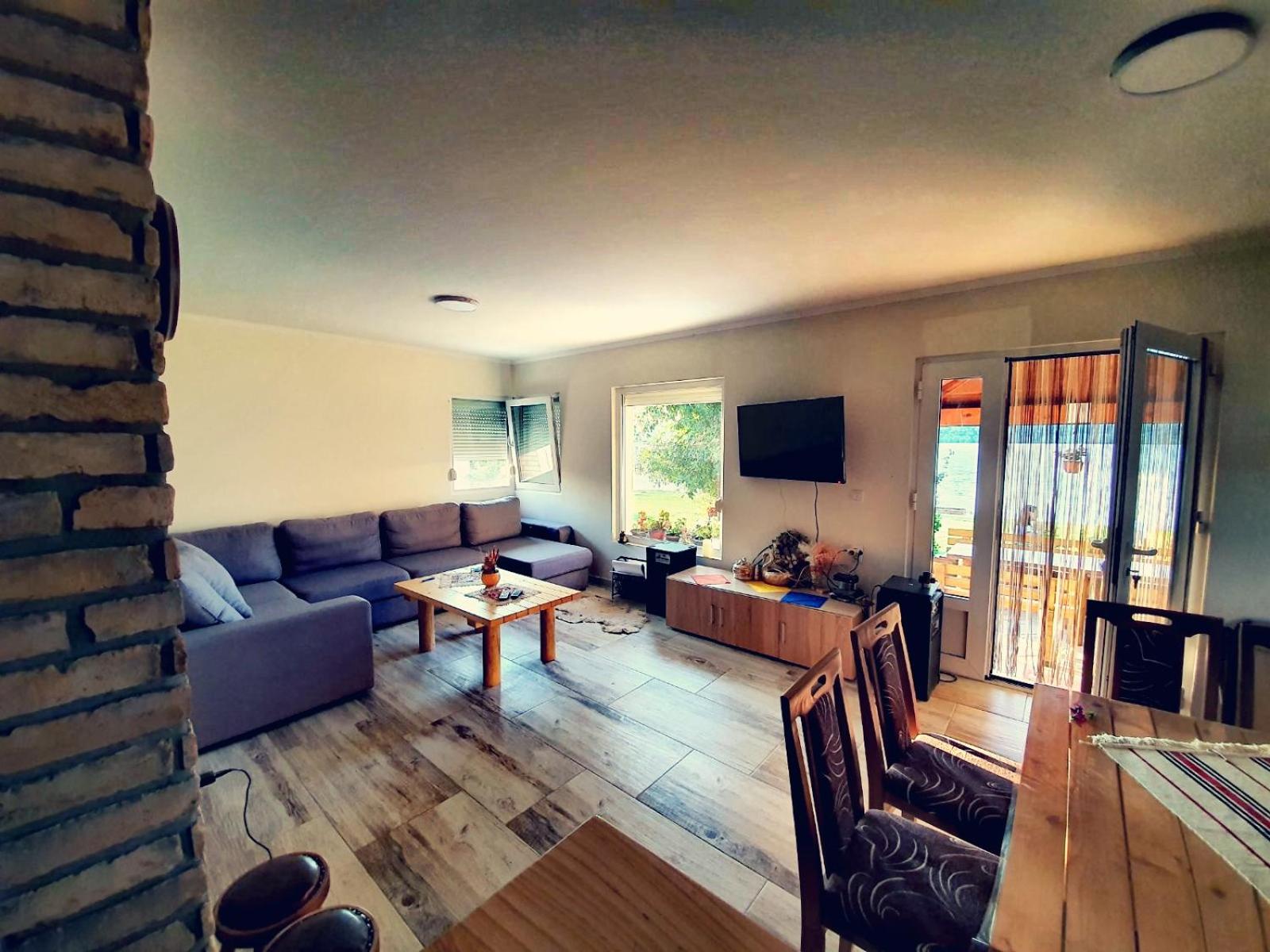 Villa photo 1