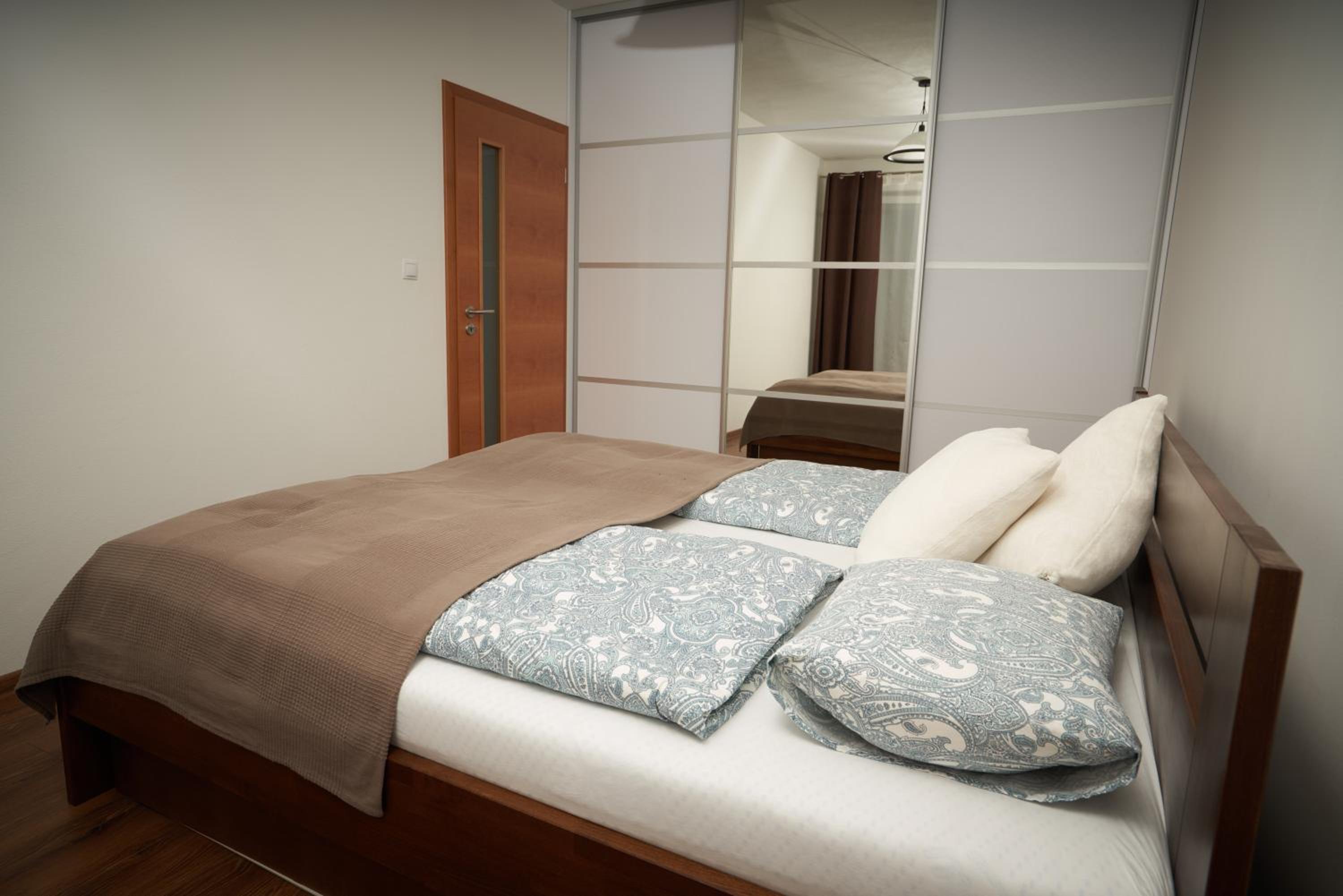 One-Bedroom Apartment - Photo 1