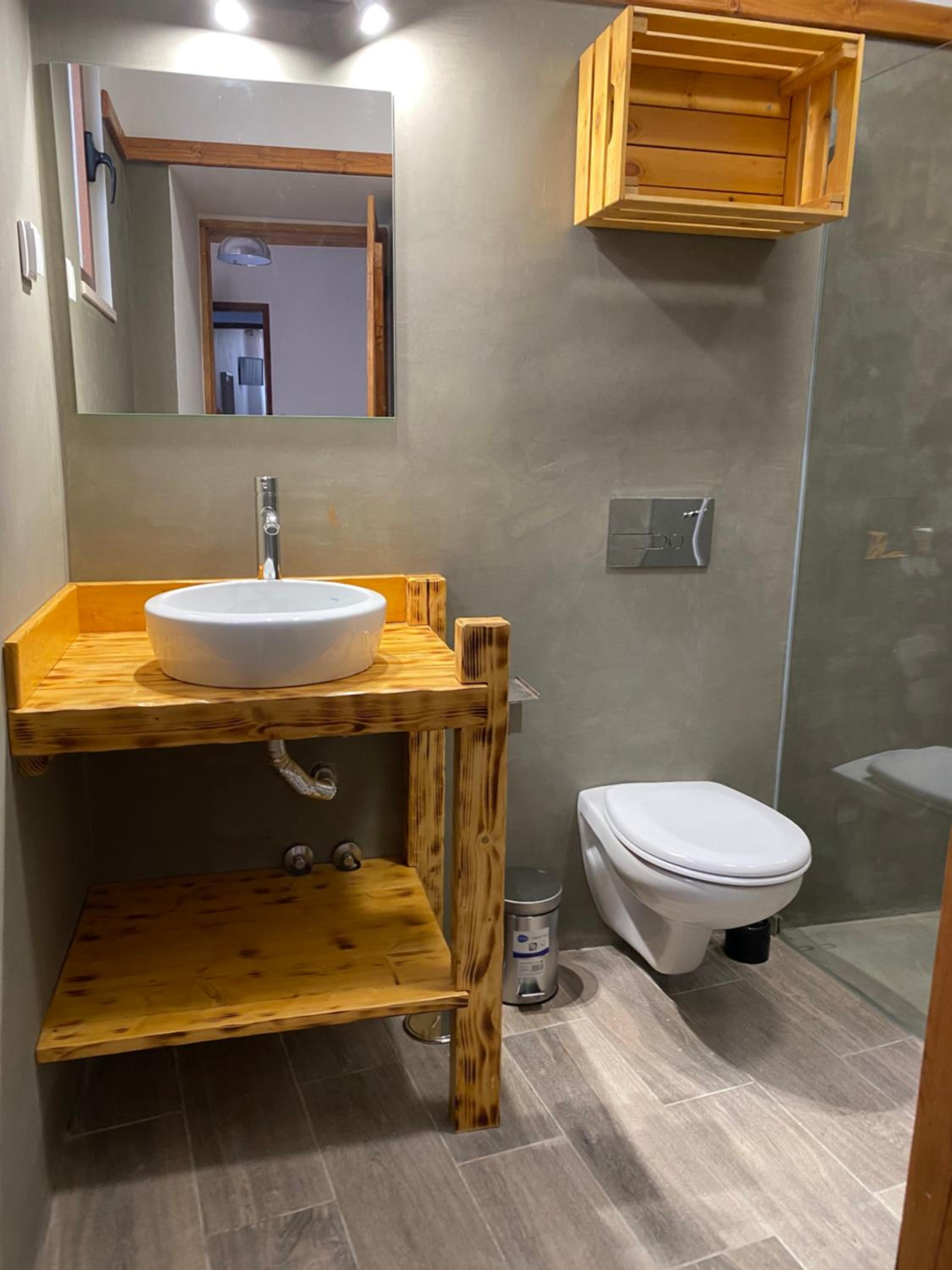 Double Room with Private Bathroom - Photo 2