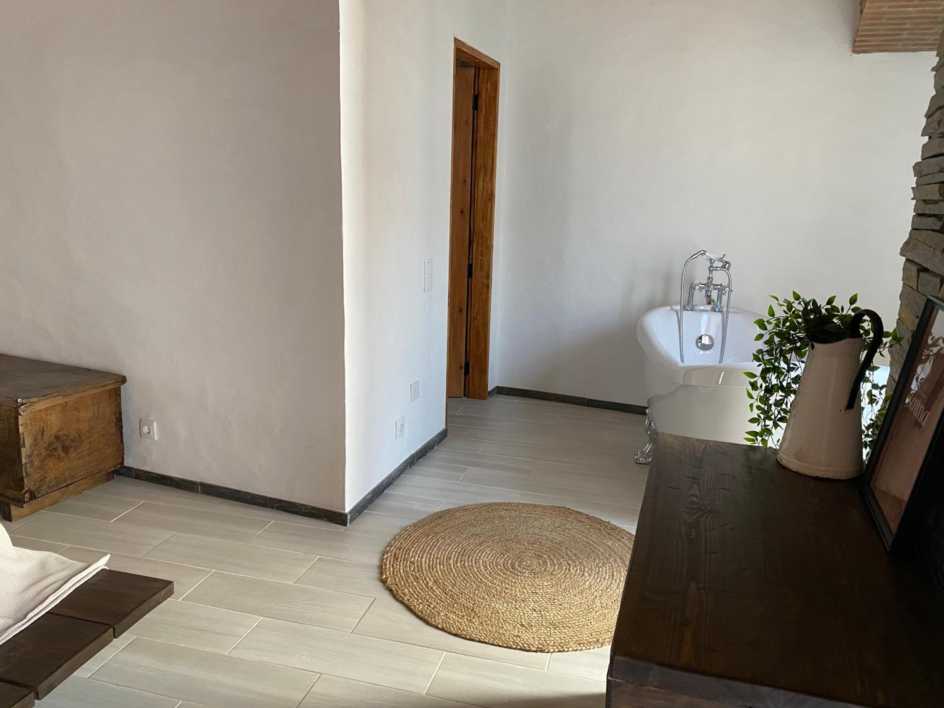 Suite - Photo 2
