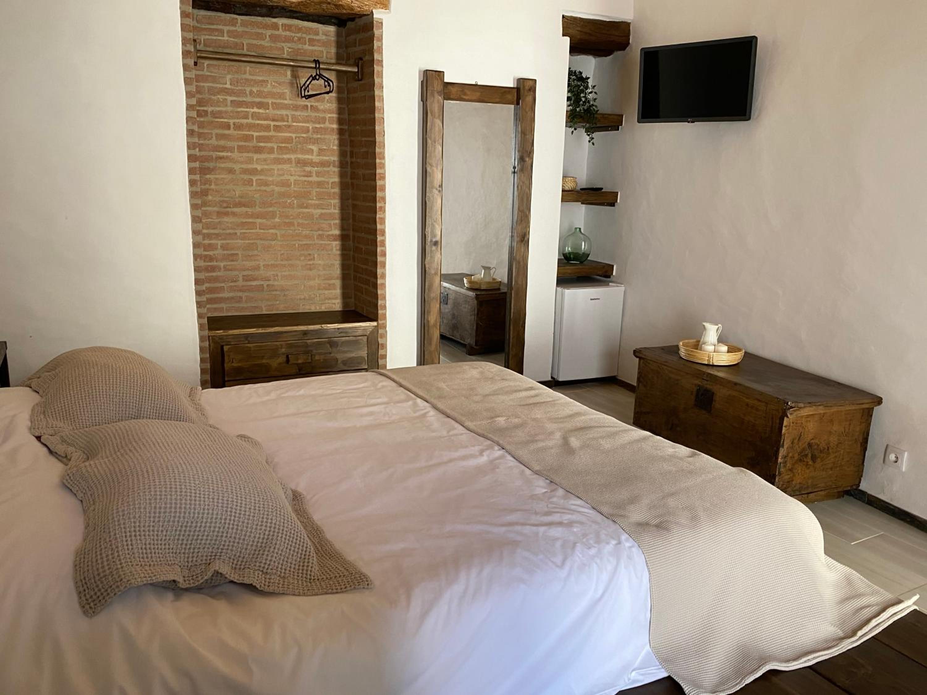 Suite - Photo 1