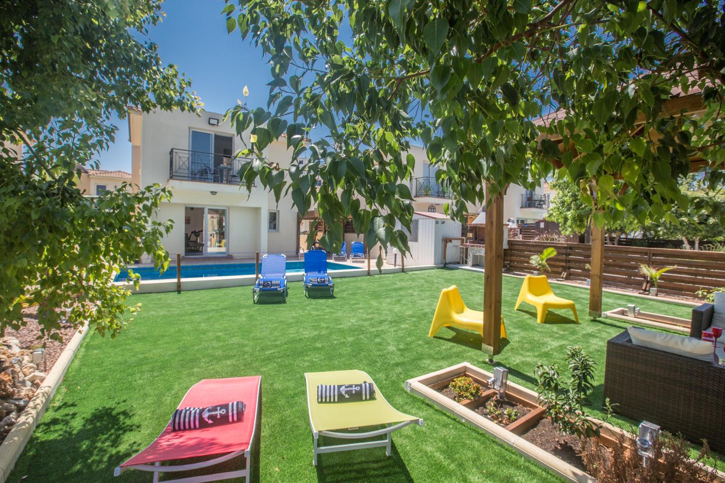 Three-Bedroom Villa photo 2
