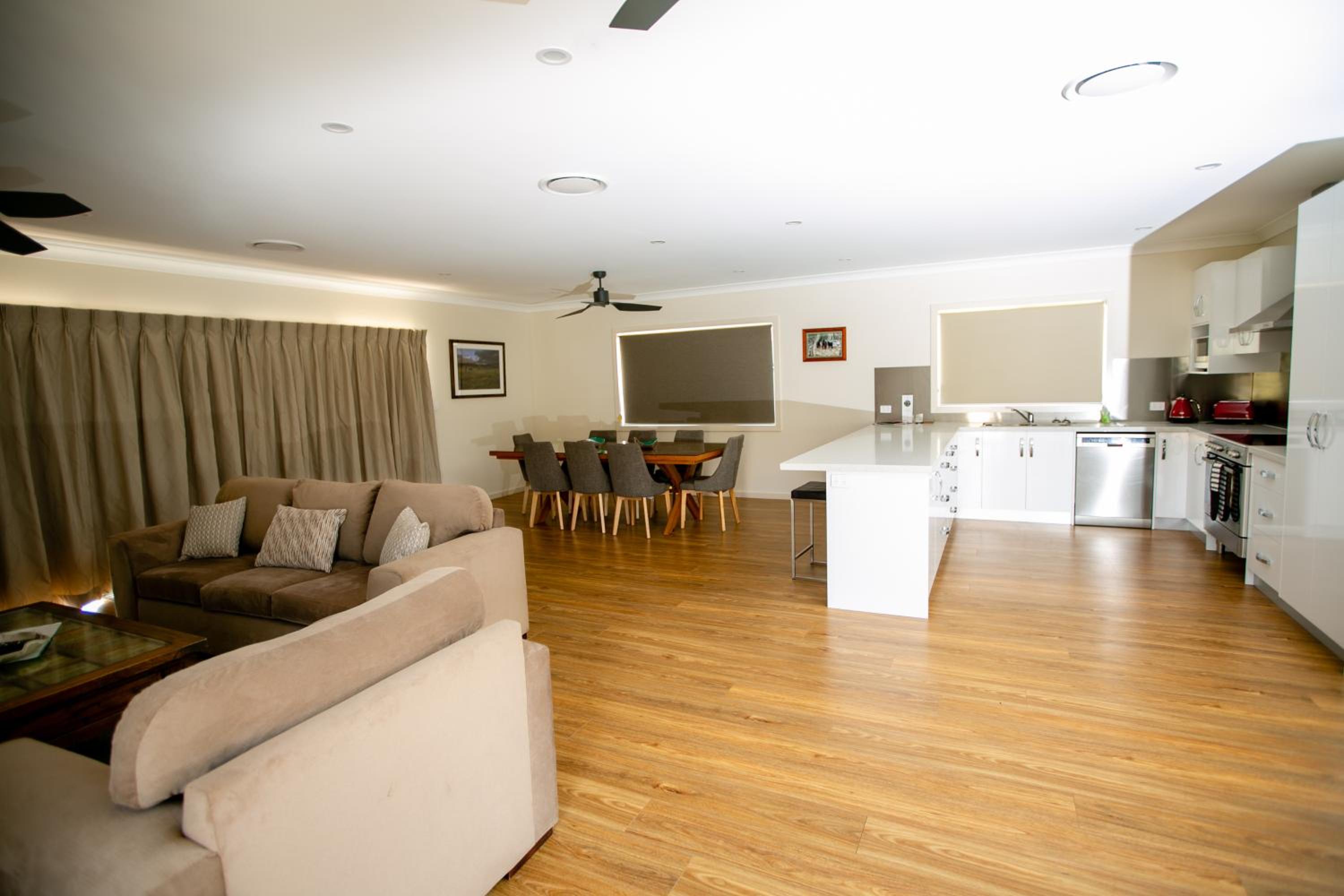 Four-Bedroom House photo 2