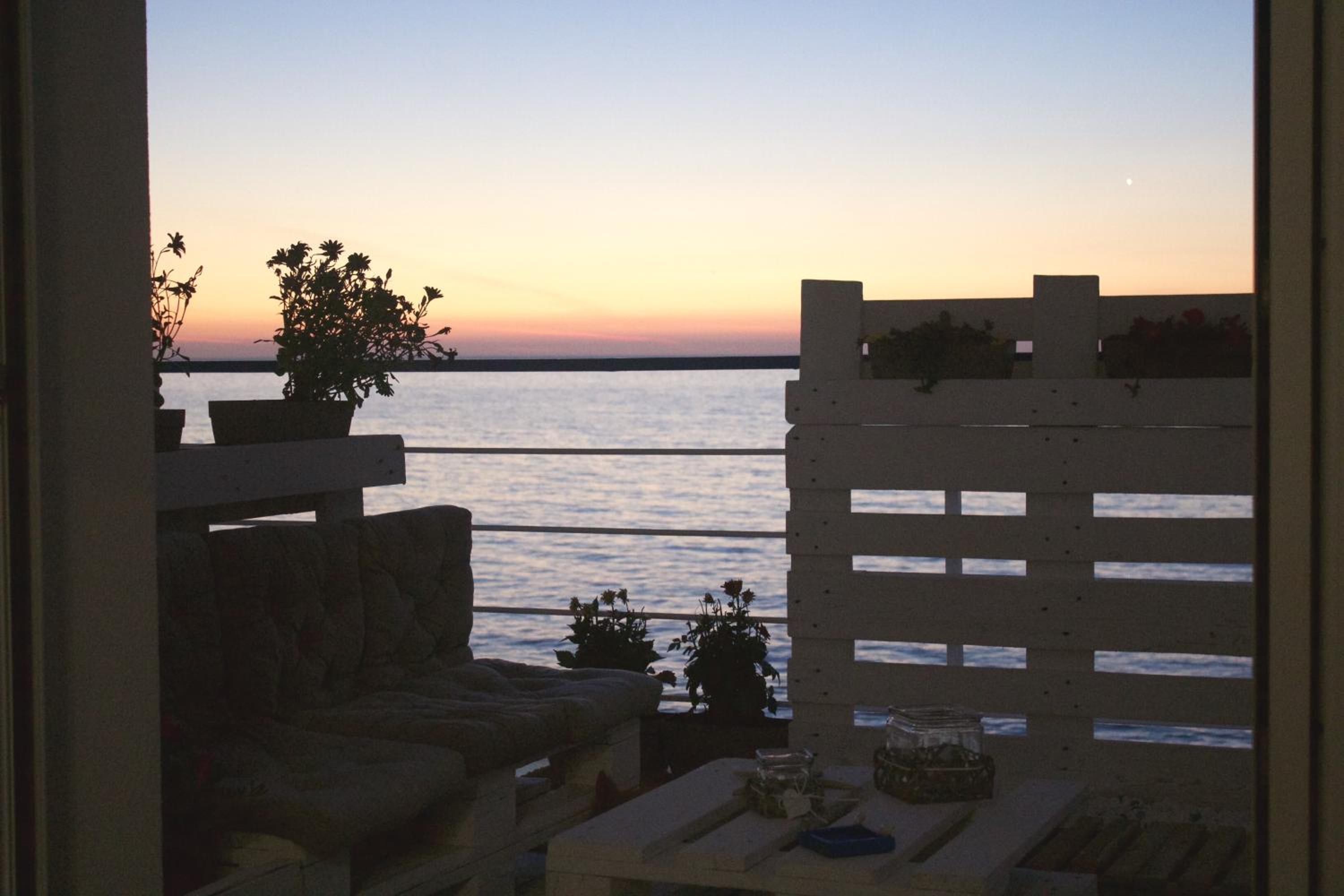 Double Room with Sea View - Photo 22