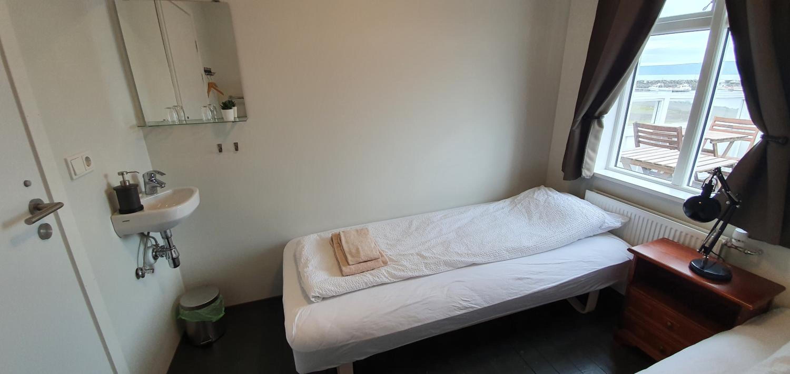 Twin Room with Shared Bathroom photo 1
