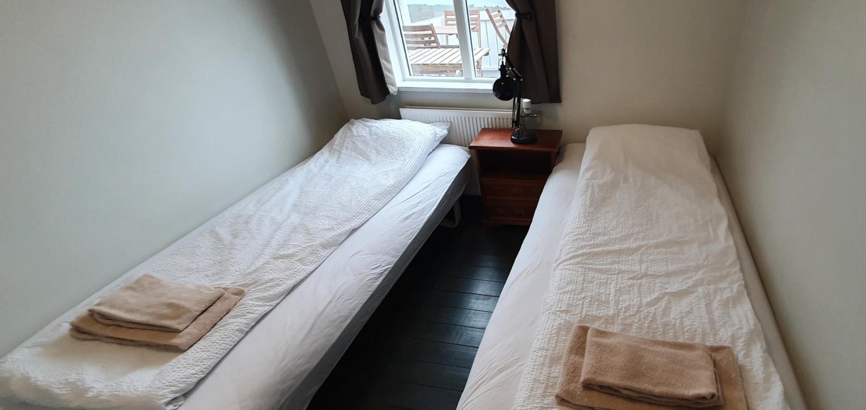 Twin Room with Shared Bathroom photo 2