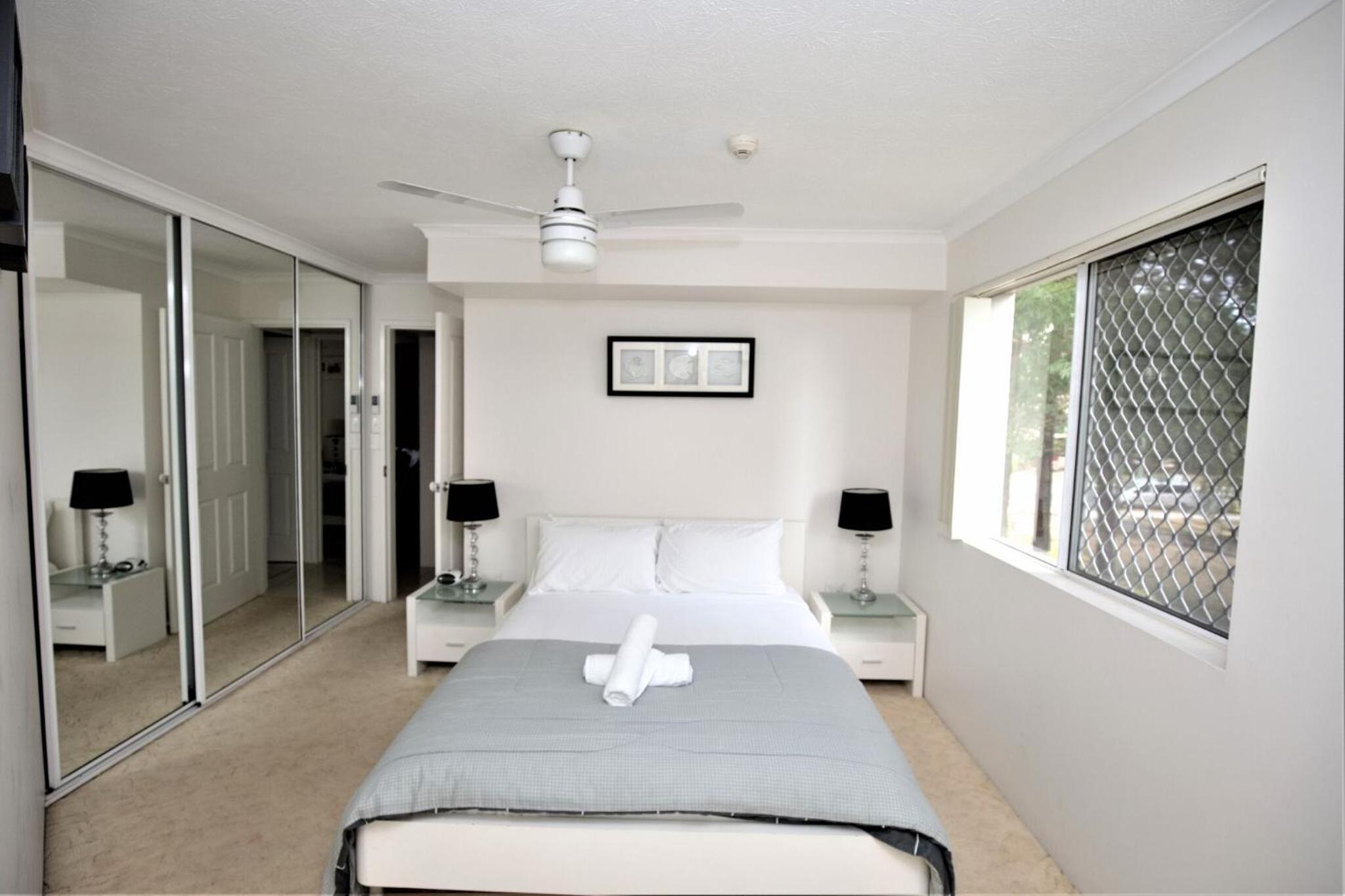Two-Bedroom Superior Apartment - Photo 9