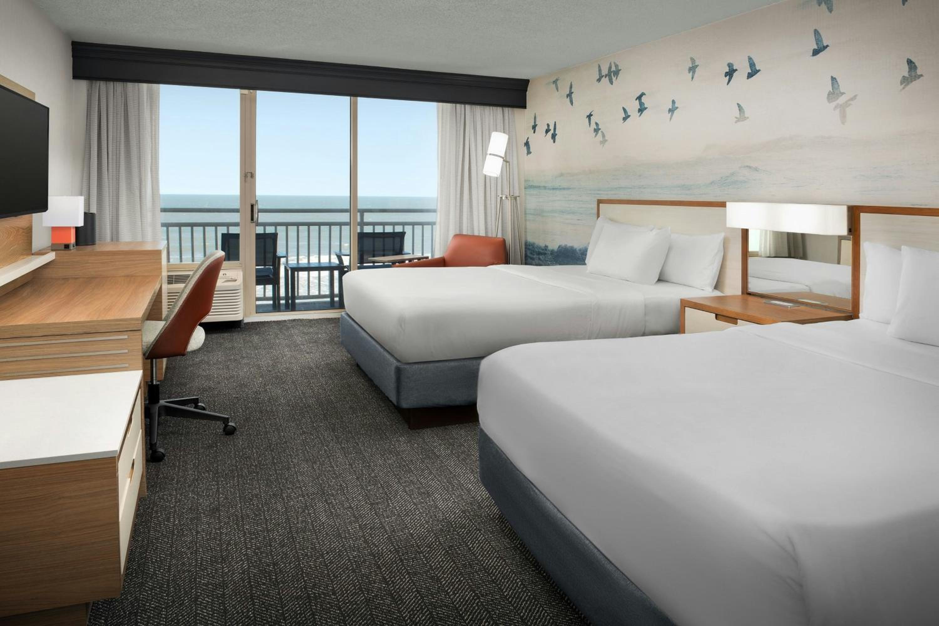 Queen Room with Two Queen Beds - Hearing Accessible