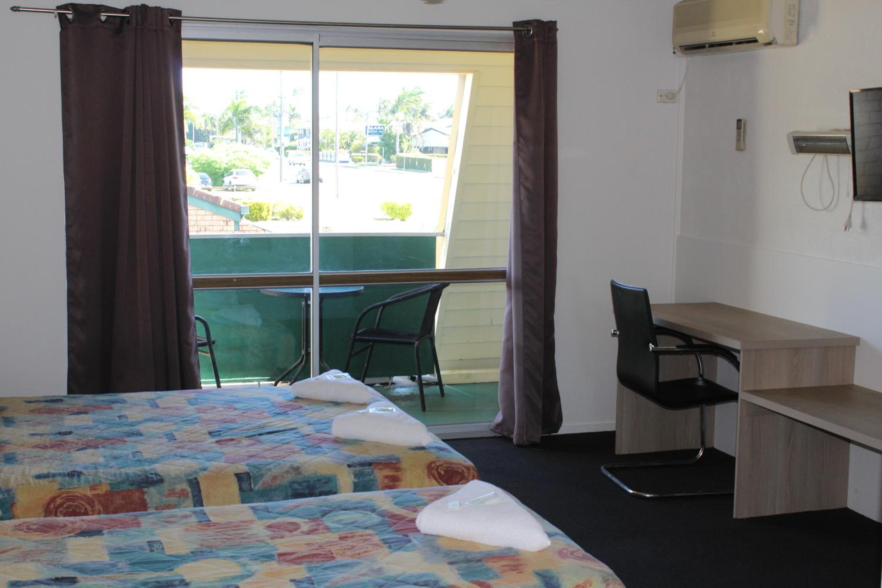 Queen Room with Balcony photo 1