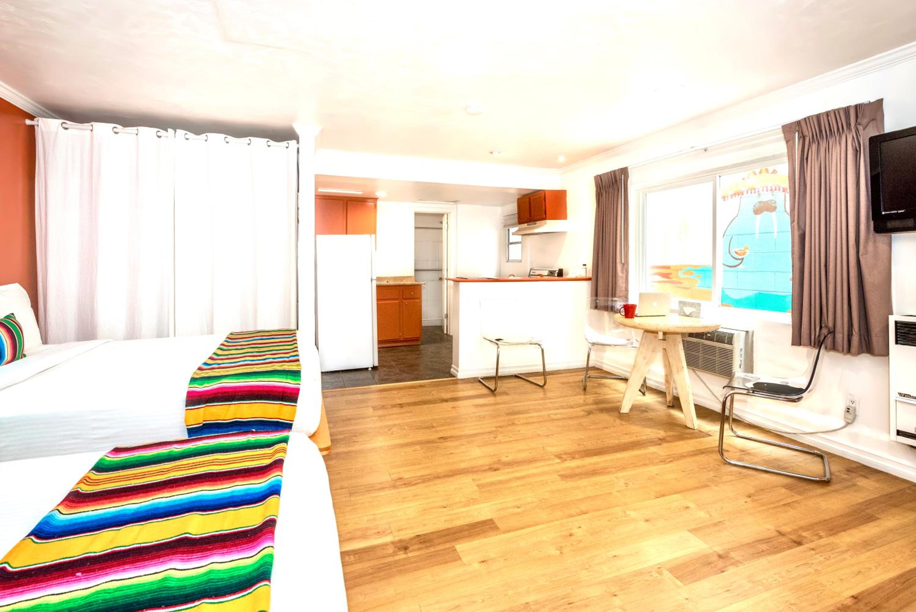 Deluxe Family Suite photo 3