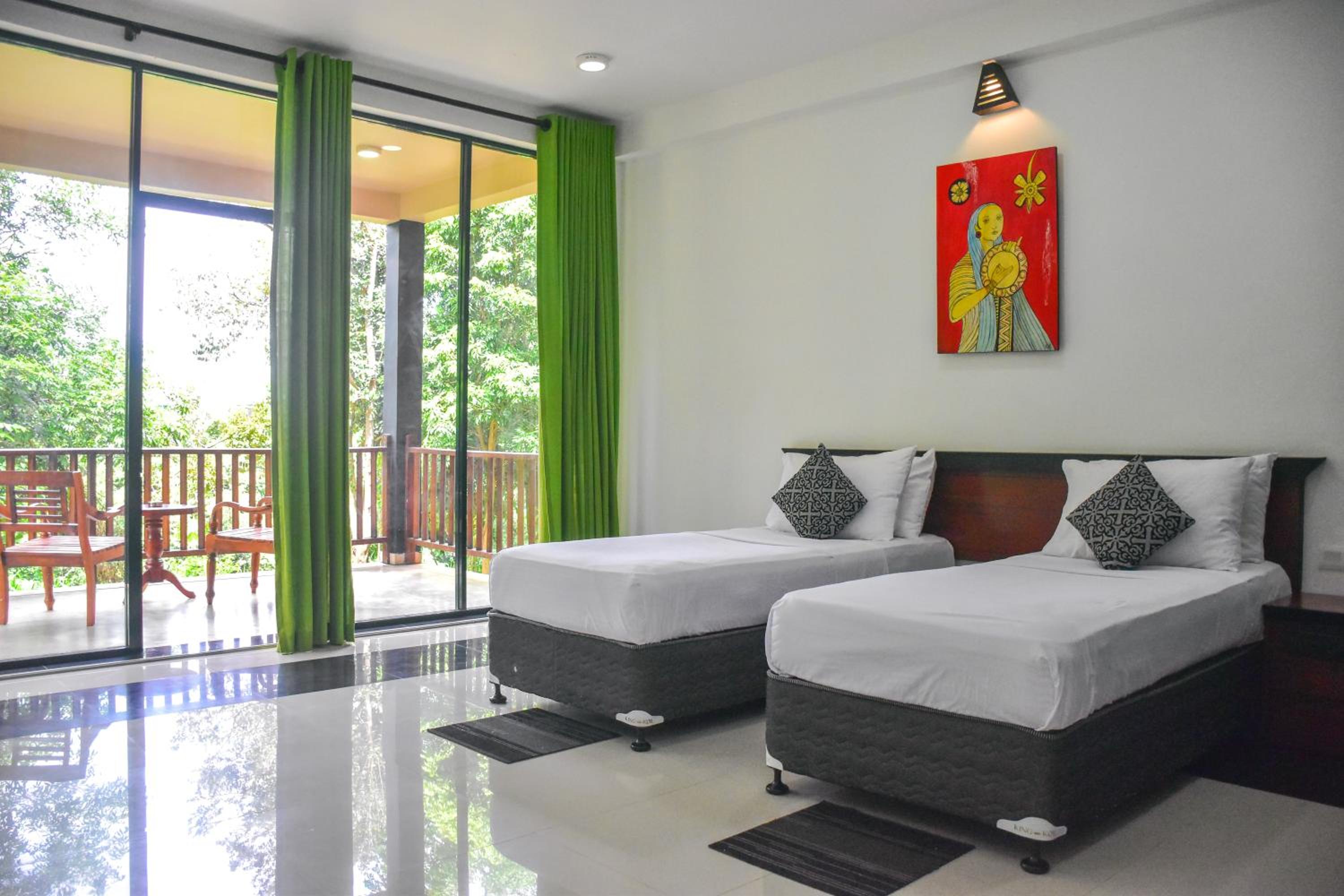 Deluxe King Room photo 1