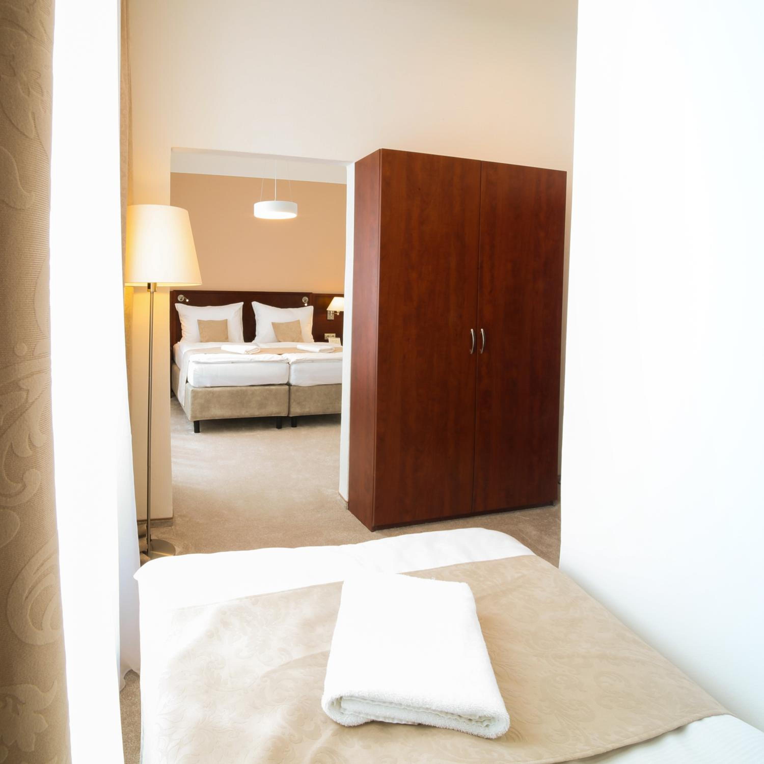 Economy Triple Room photo 1
