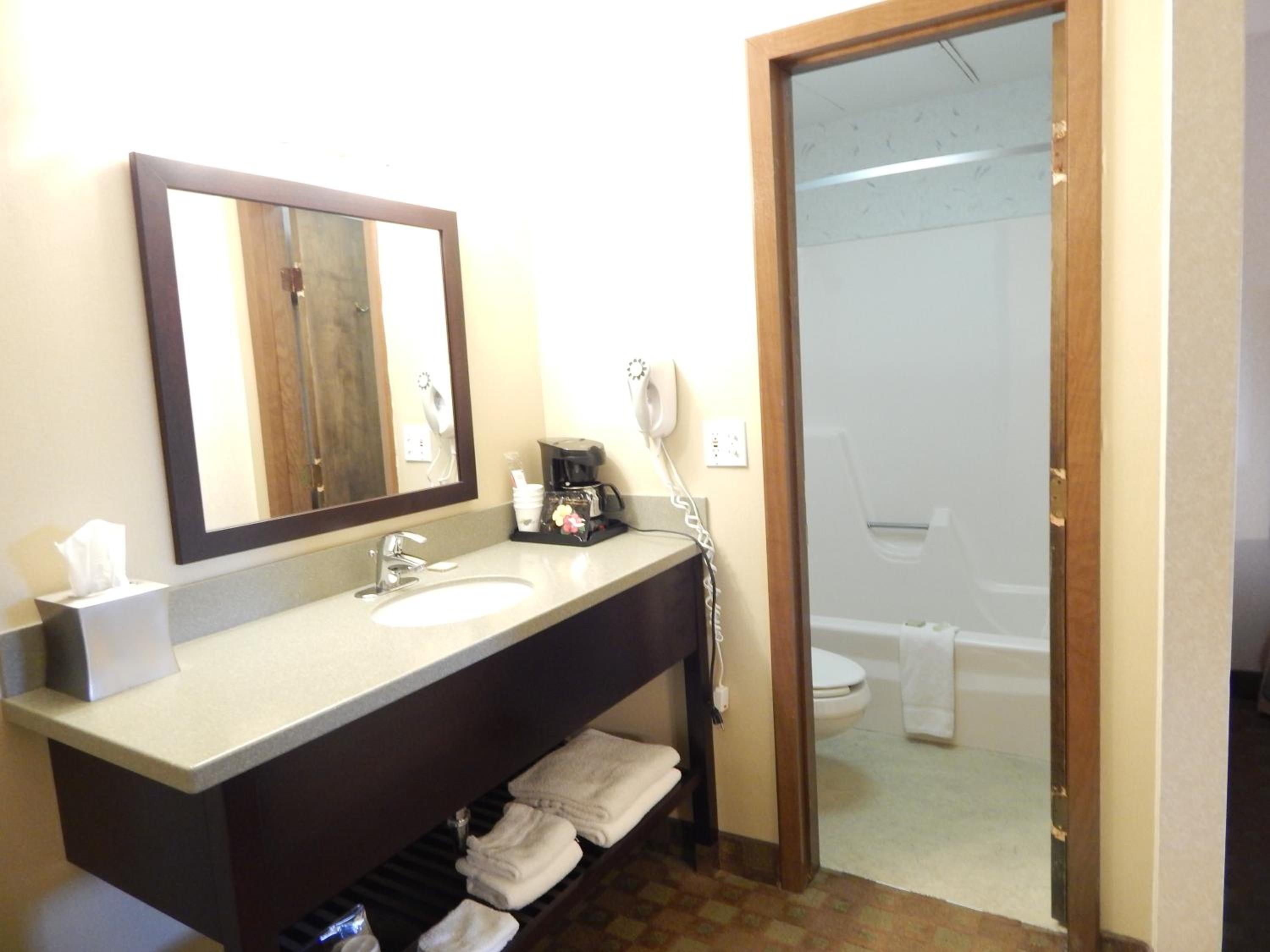 Deluxe Queen Room - Non-Smoking - Photo 2