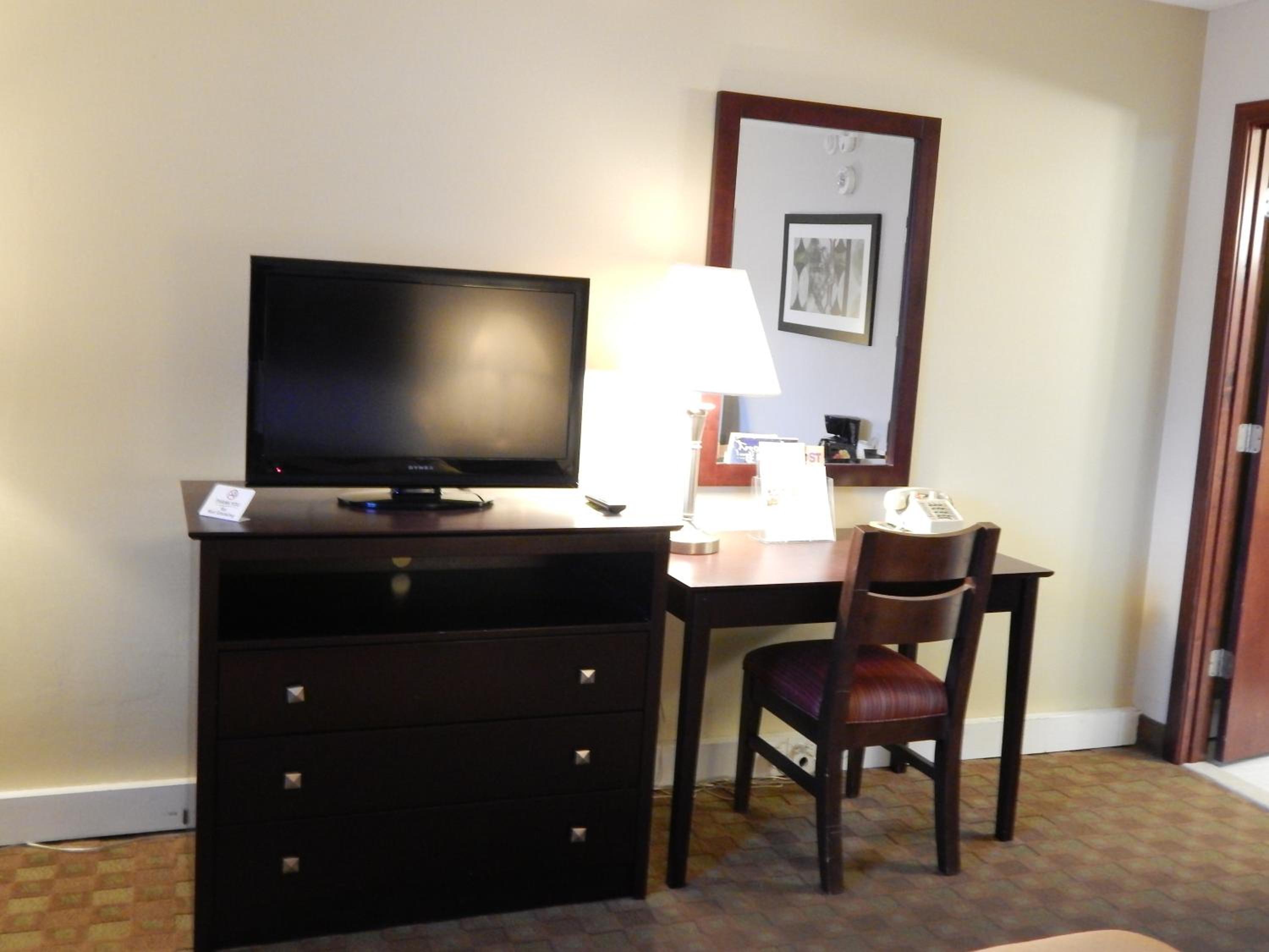 Queen Room - Non-Smoking - Photo 2