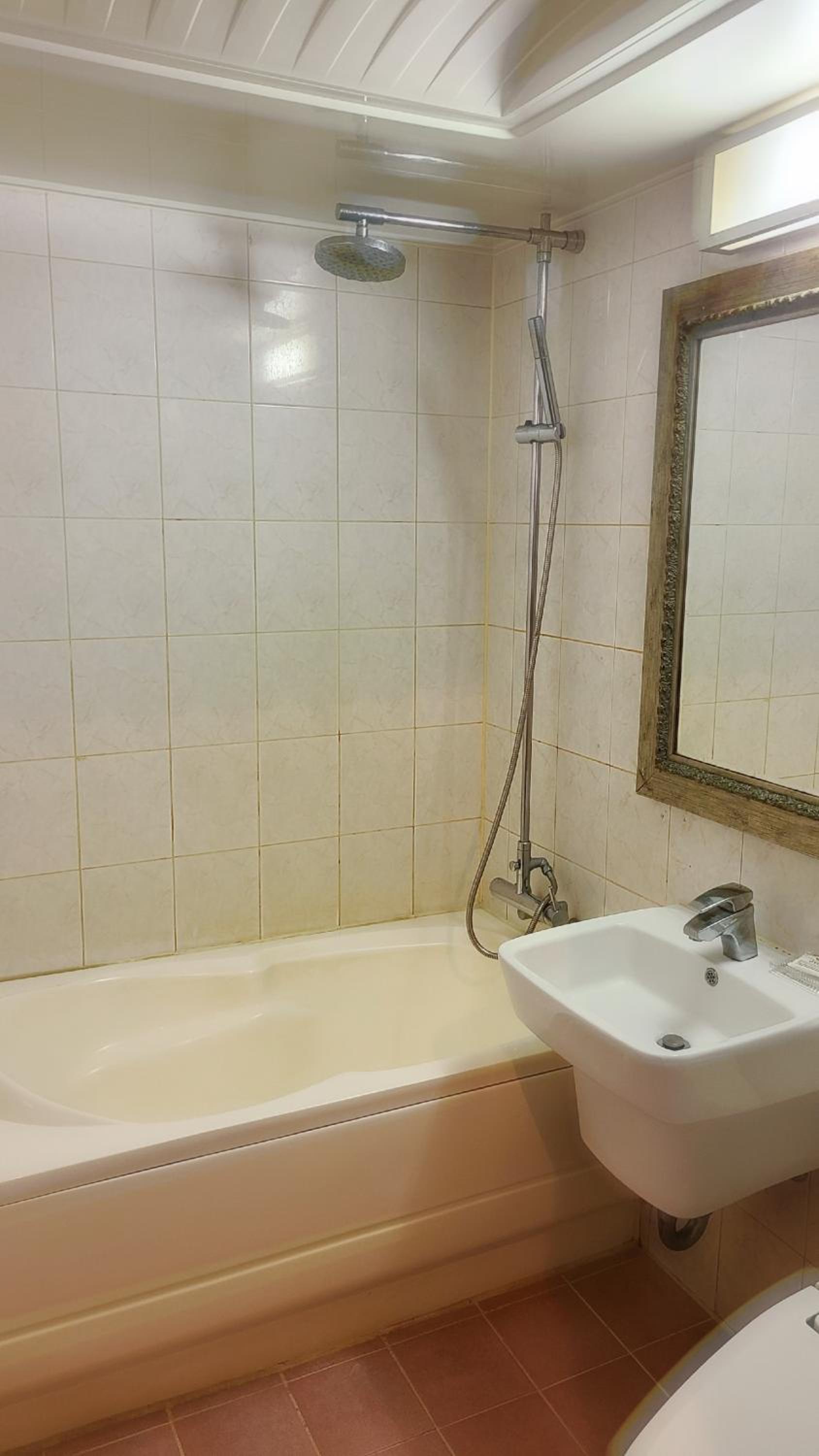 Standard Single Room - Photo 2