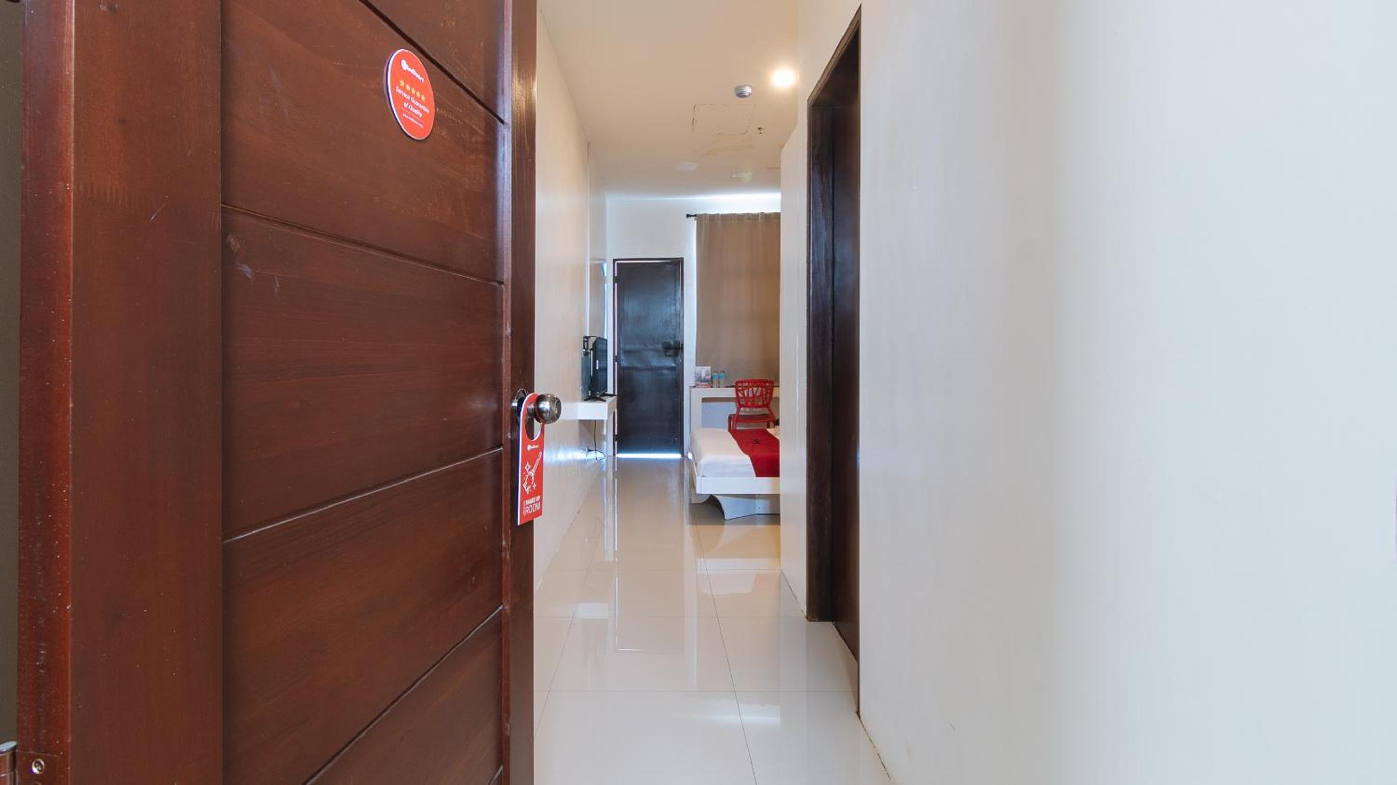 Standard Double Room - Photo 13