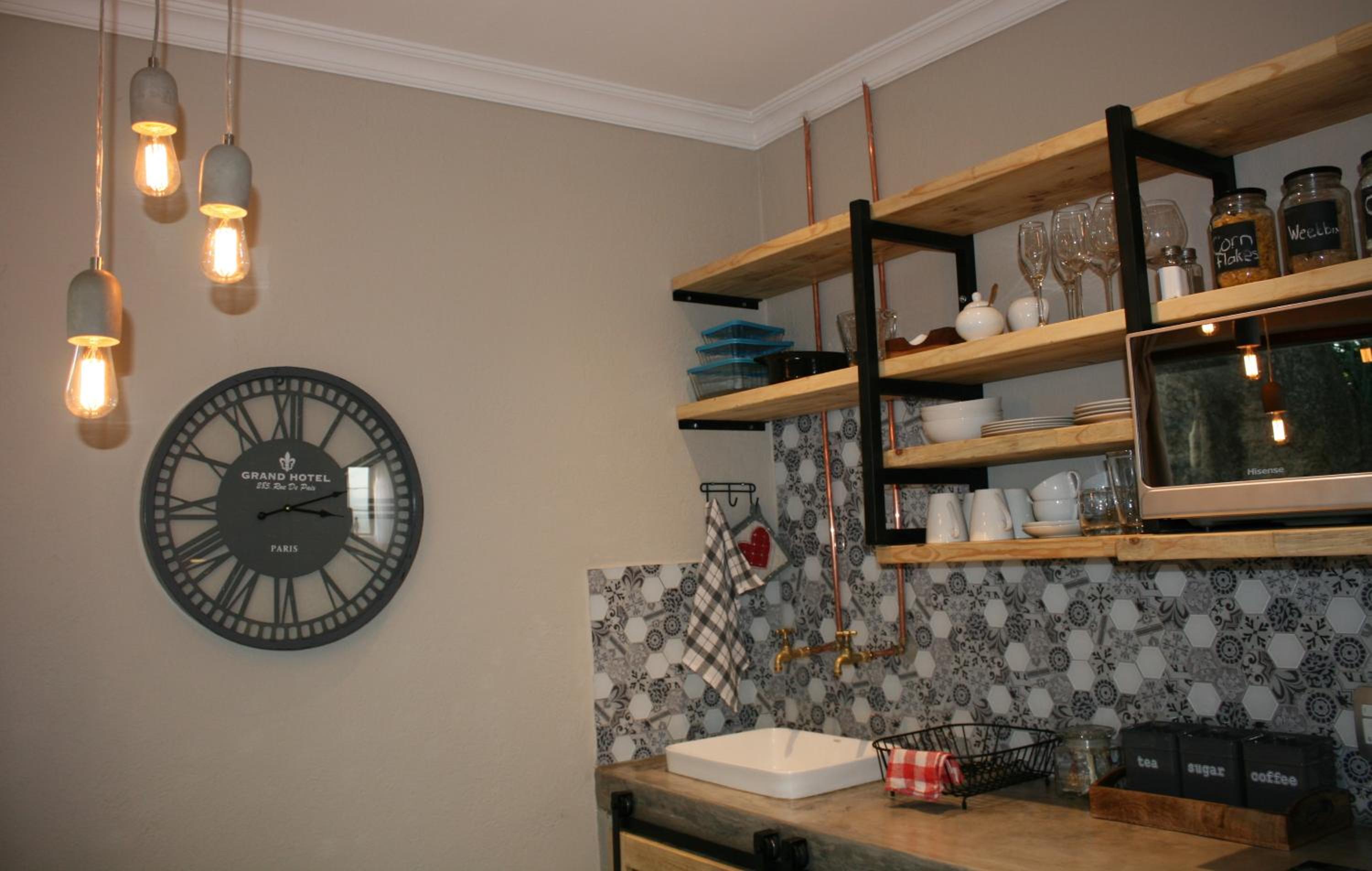 Suite - Photo 41