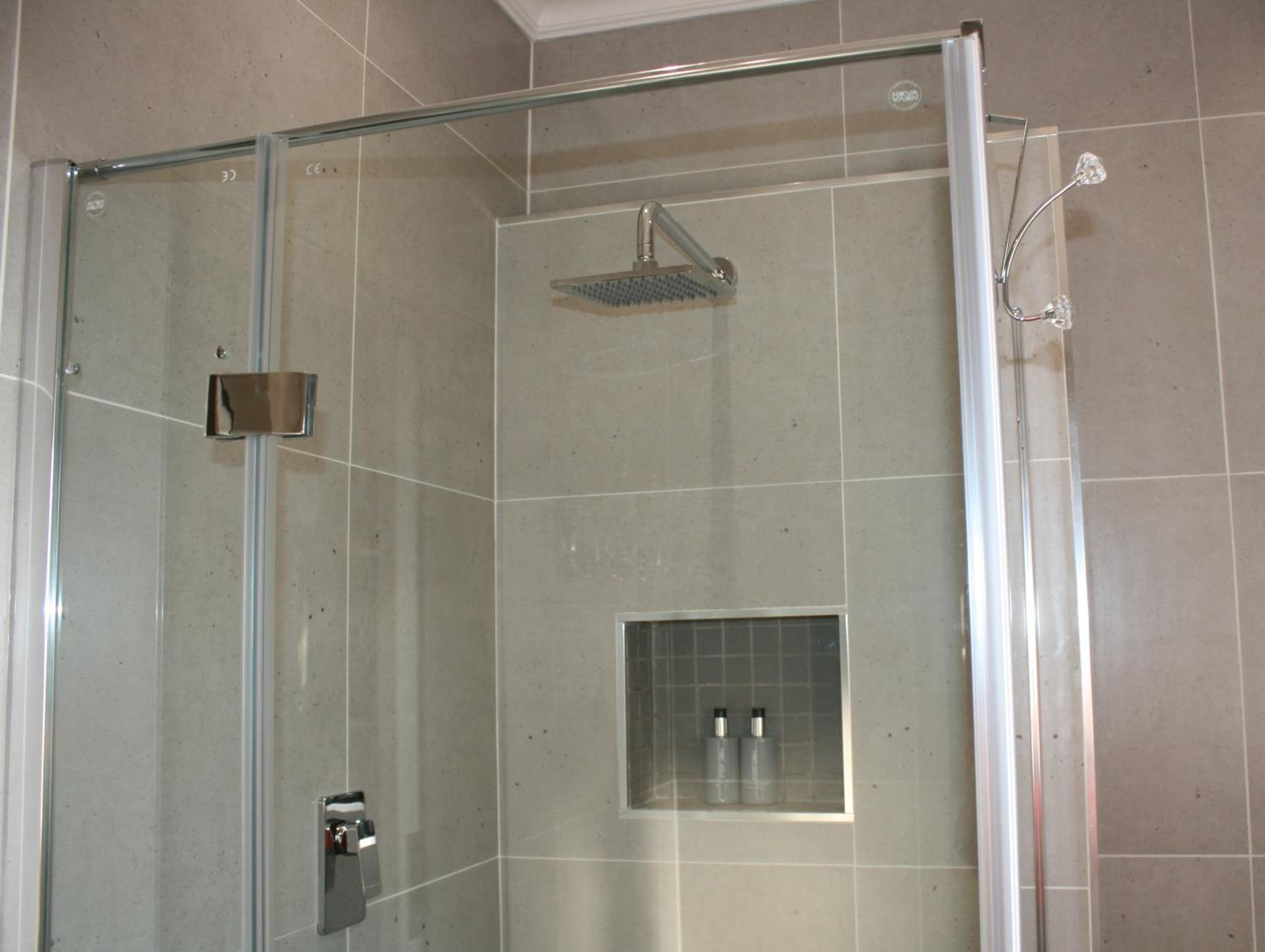 Suite - Photo 3