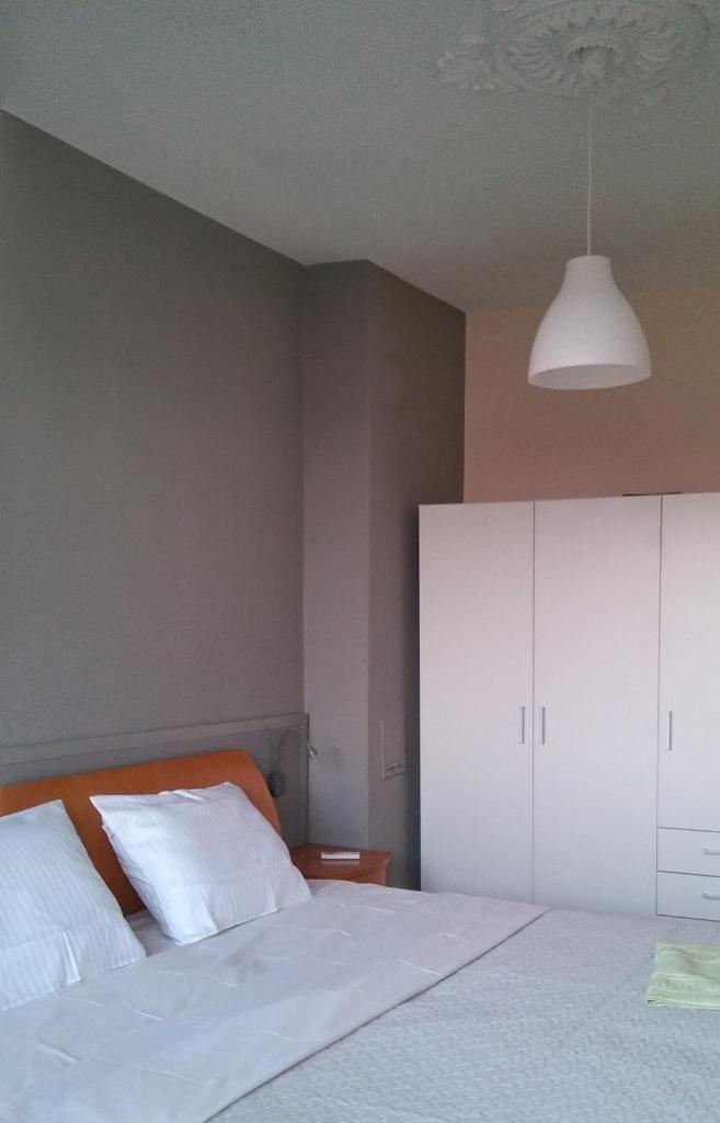 Two-Bedroom Apartment - Photo 8