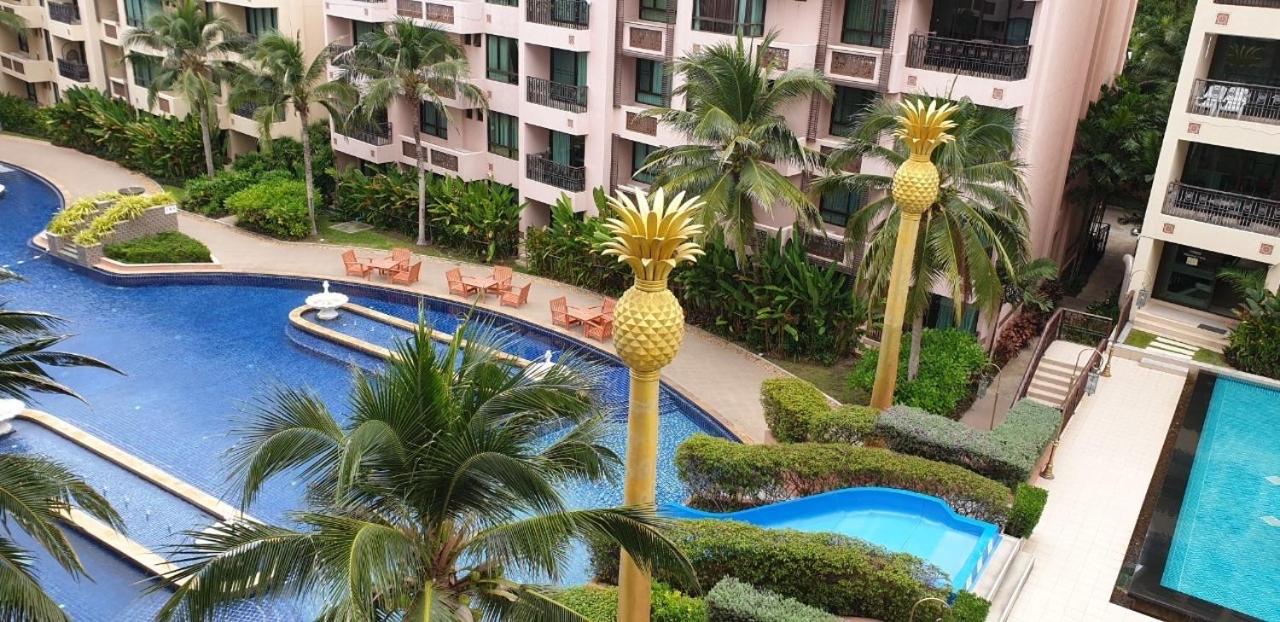 Studio with Pool View - Photo 10