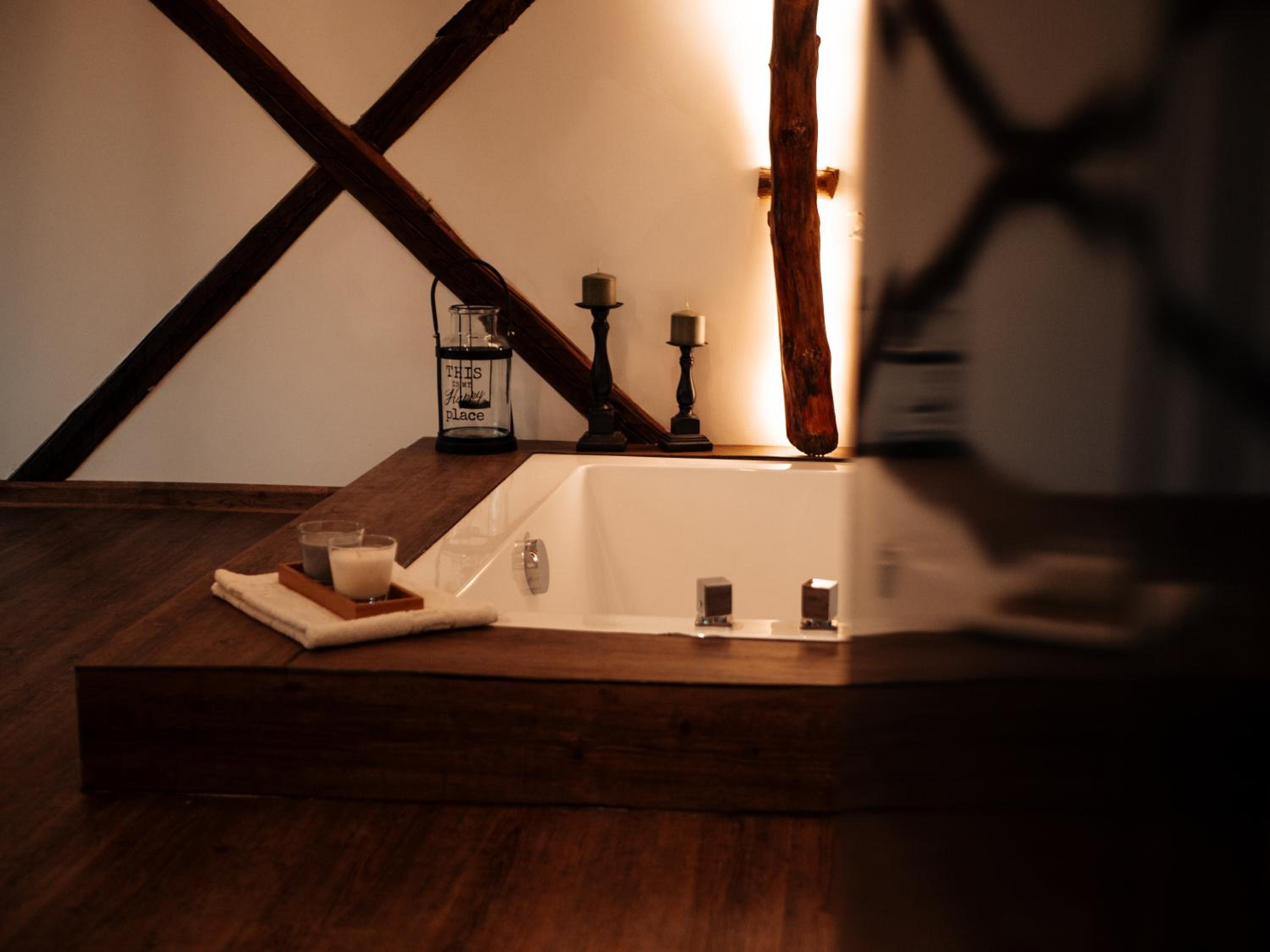 Deluxe Double Room - Photo 10