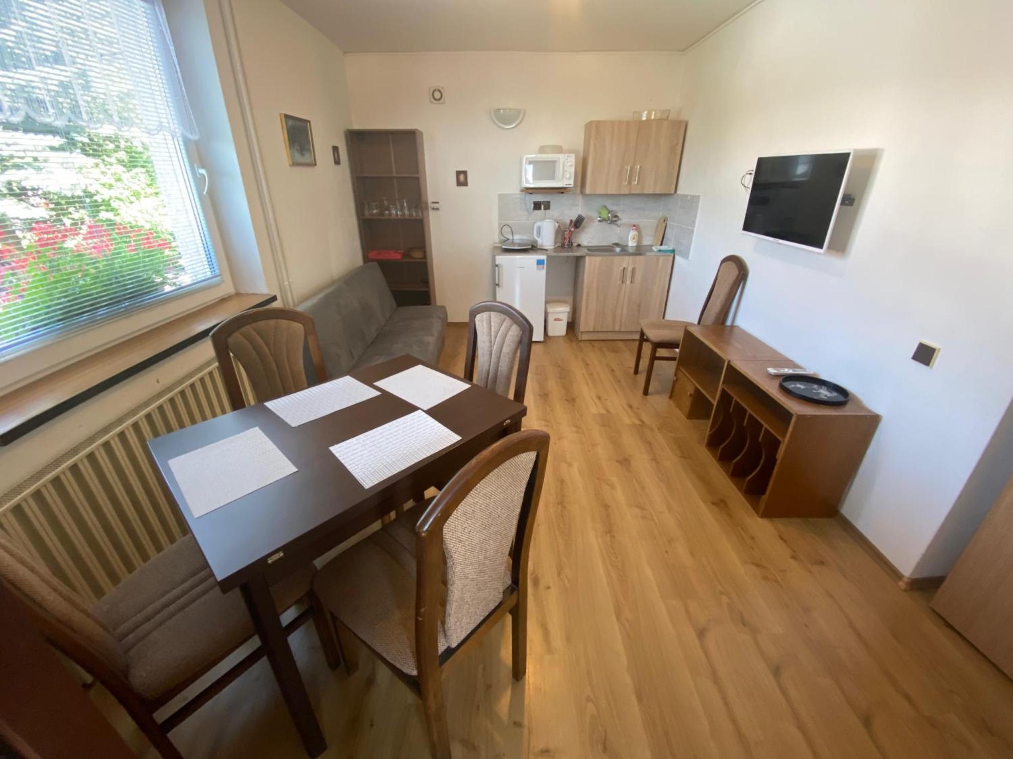 One-Bedroom Apartment with Balcony photo 1
