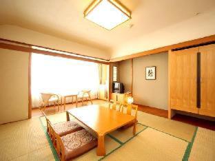 Suite Japanese Western Style Room - Non-Smoking photo 3
