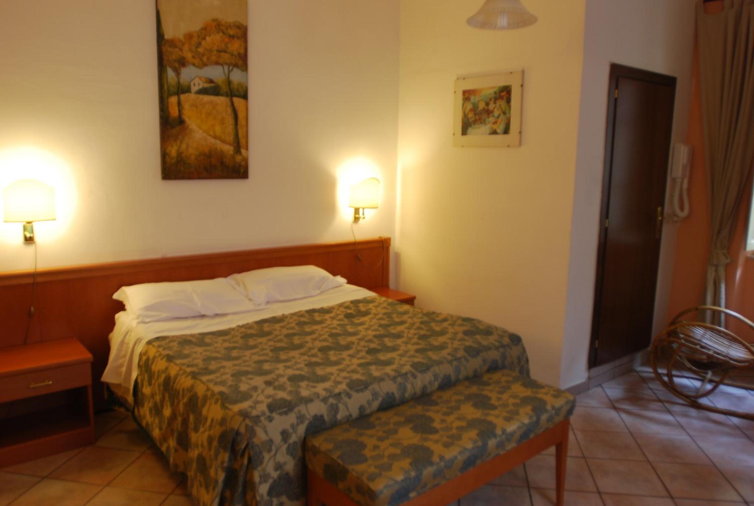 Double Room (Via Teobaldi, 2) - Photo 3