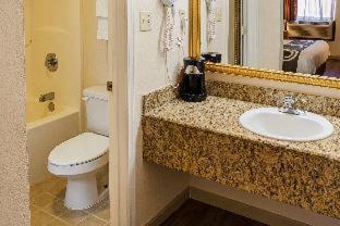 Queen Room - Non Smoking - Photo 2
