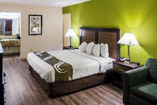 Queen Room - Non Smoking - Photo 13