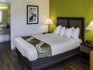 Queen Room - Non Smoking - Photo 7