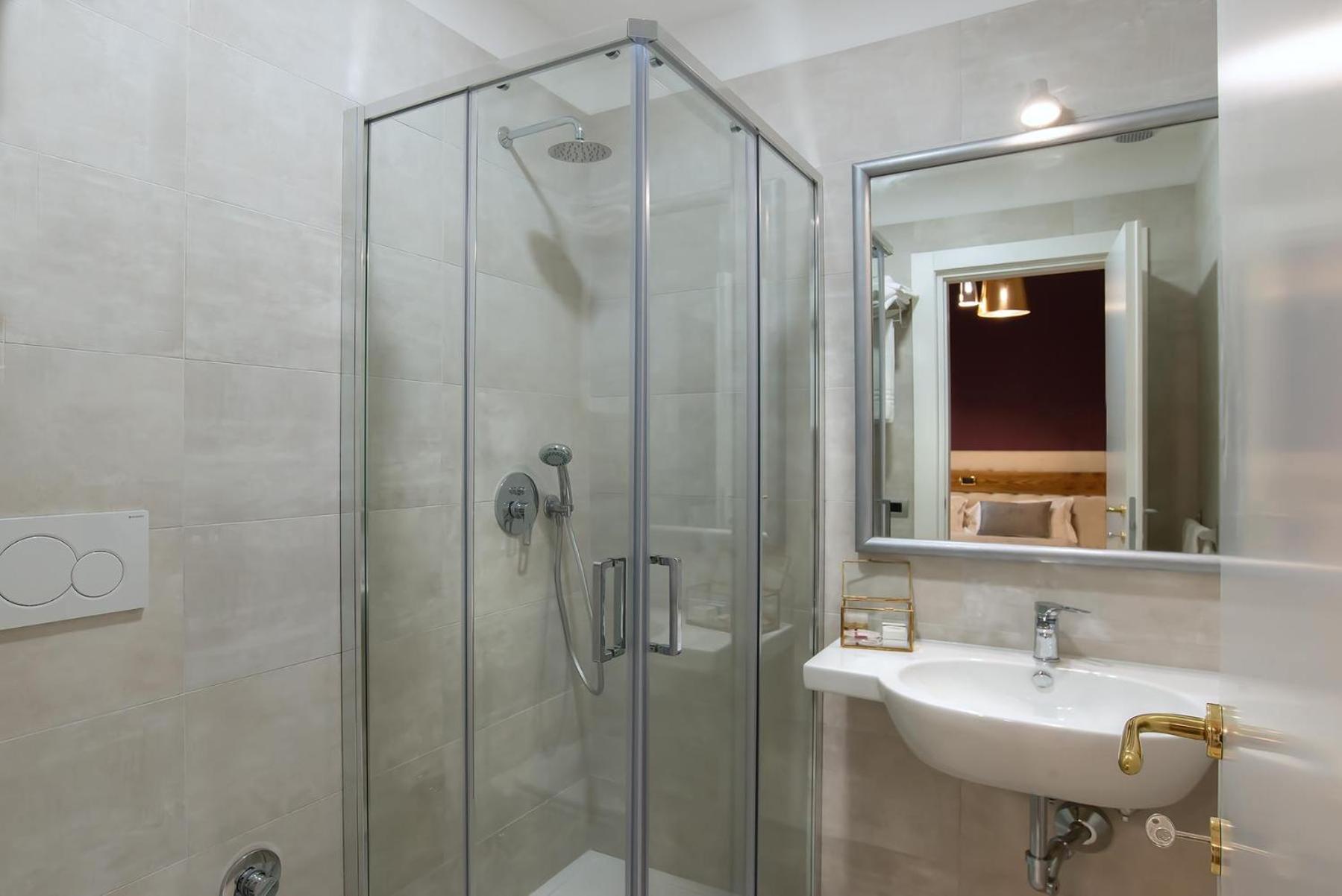 Superior Double or Twin Room photo 3