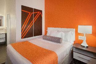 Double Room with Two Double Beds - Pet Friendly/Non-Smoking photo 2