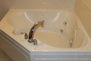 King Room with Roll-in Shower - Disability Access/Non-Smoking photo 3