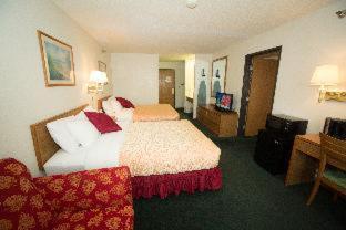 King Room with Roll-in Shower - Mobility Access/Non-Smoking - Photo 2