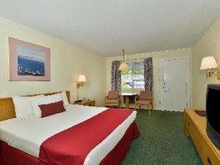 Queen Room - Pet Friendly/Non-Smoking photo 3