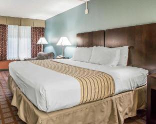 King Room - Non-Smoking - Photo 1