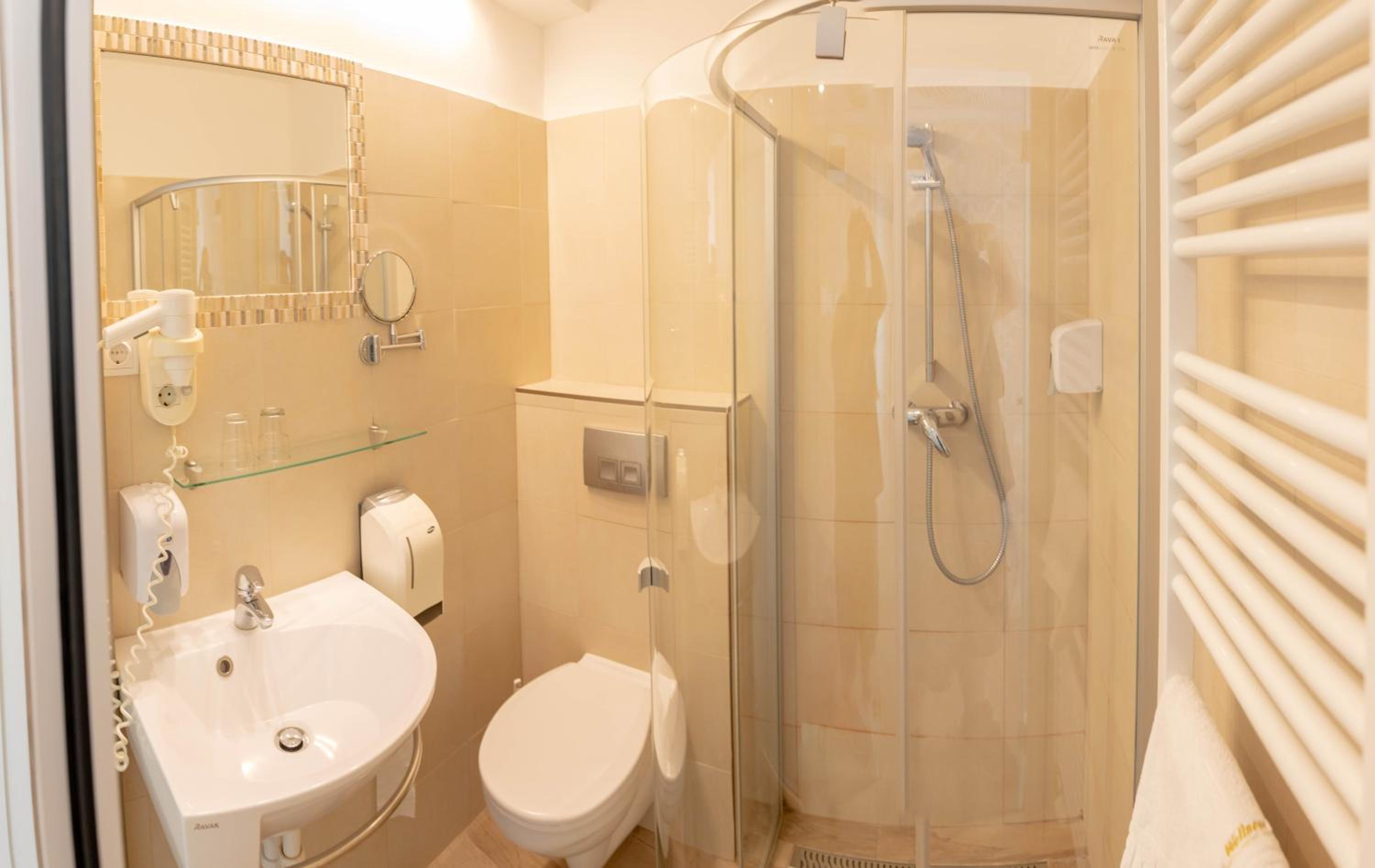Standard Double Room - Photo 6