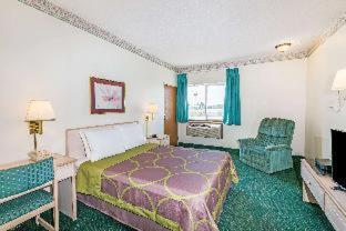 Queen Room - Non-Smoking photo 2