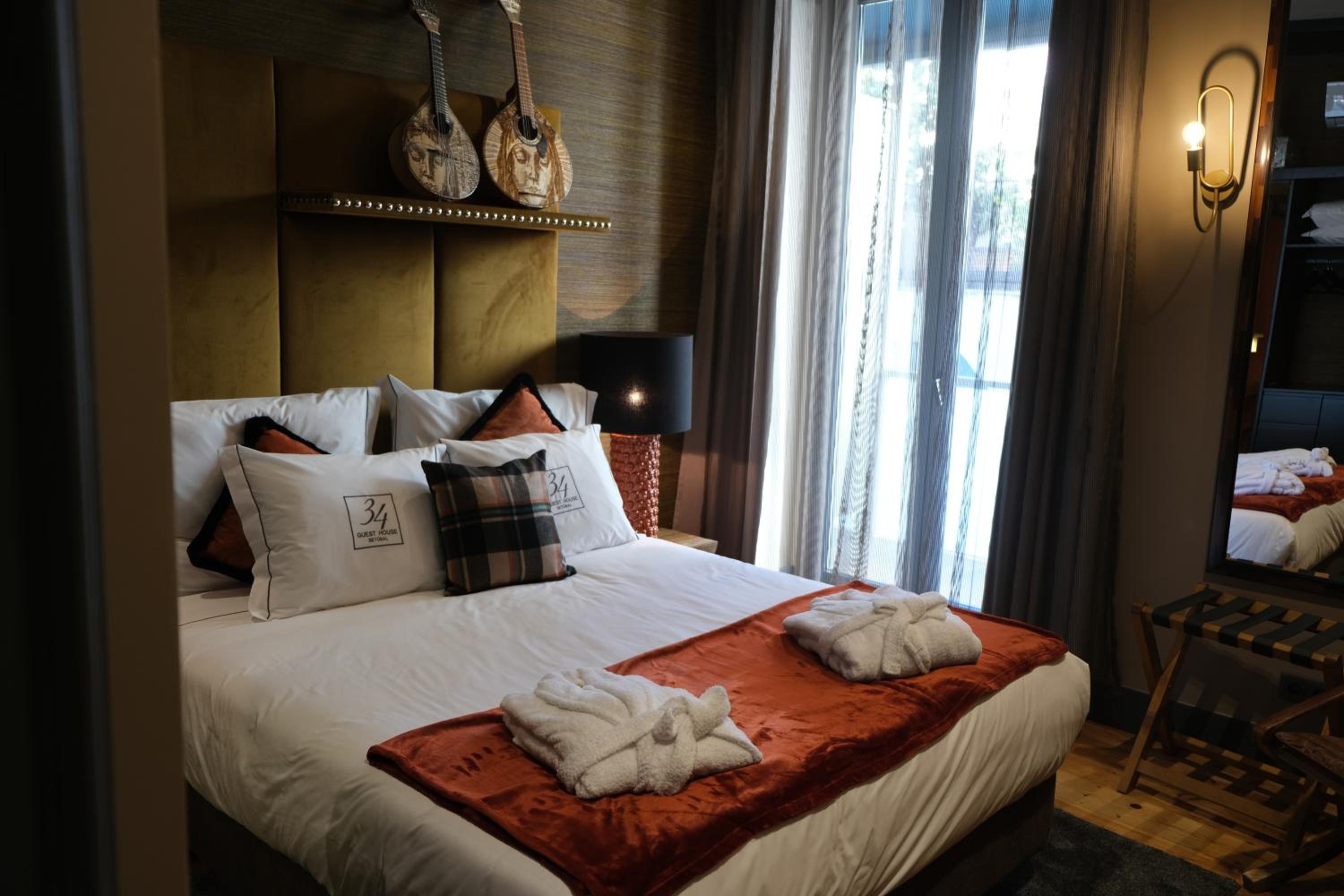 Double Room with Balcony - Photo 1