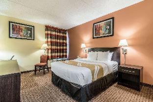 Two Queen Beds - Non Smoking - Photo 10
