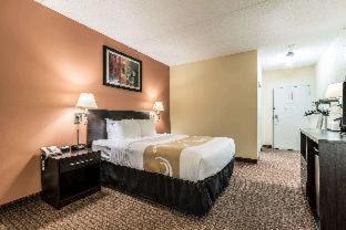 Two Queen Beds - Non Smoking - Photo 2