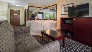 King Room with Tub and Grab Bars - Mobility/Hearing Accessible - Non-Smoking - Photo 1
